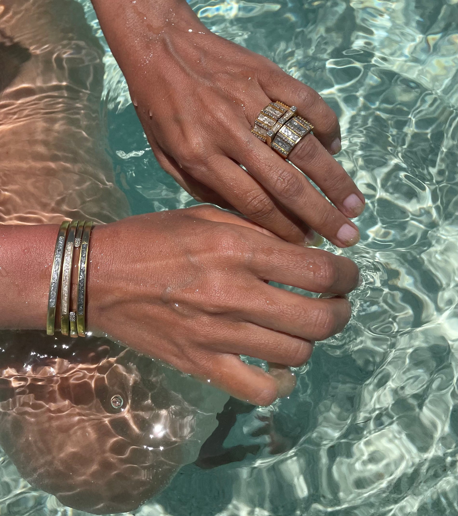 Accessorizing with Jewelry: Styling Tips
