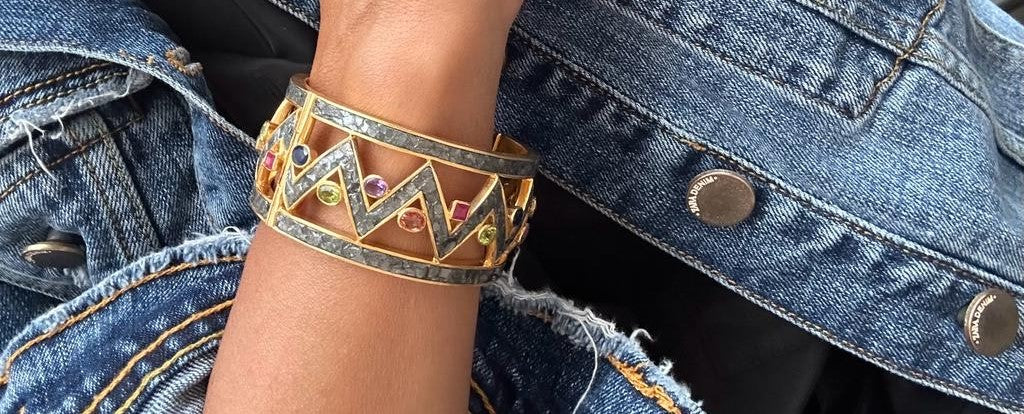 Jewelry and Identity: How Accessories Reflect Personal Stories
