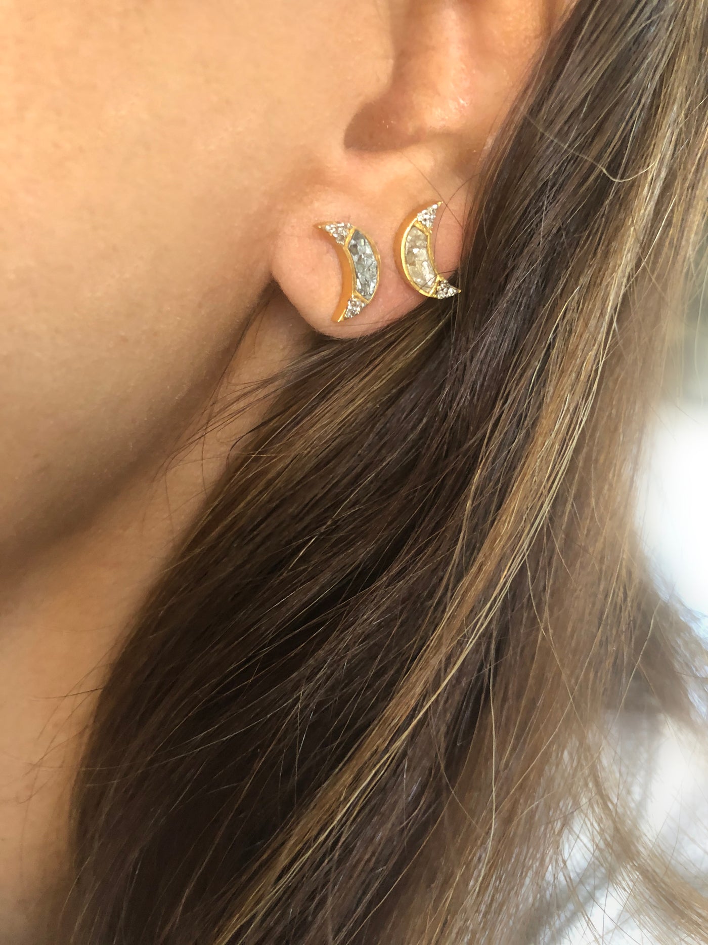 crescent moon shaped gold stud earrings