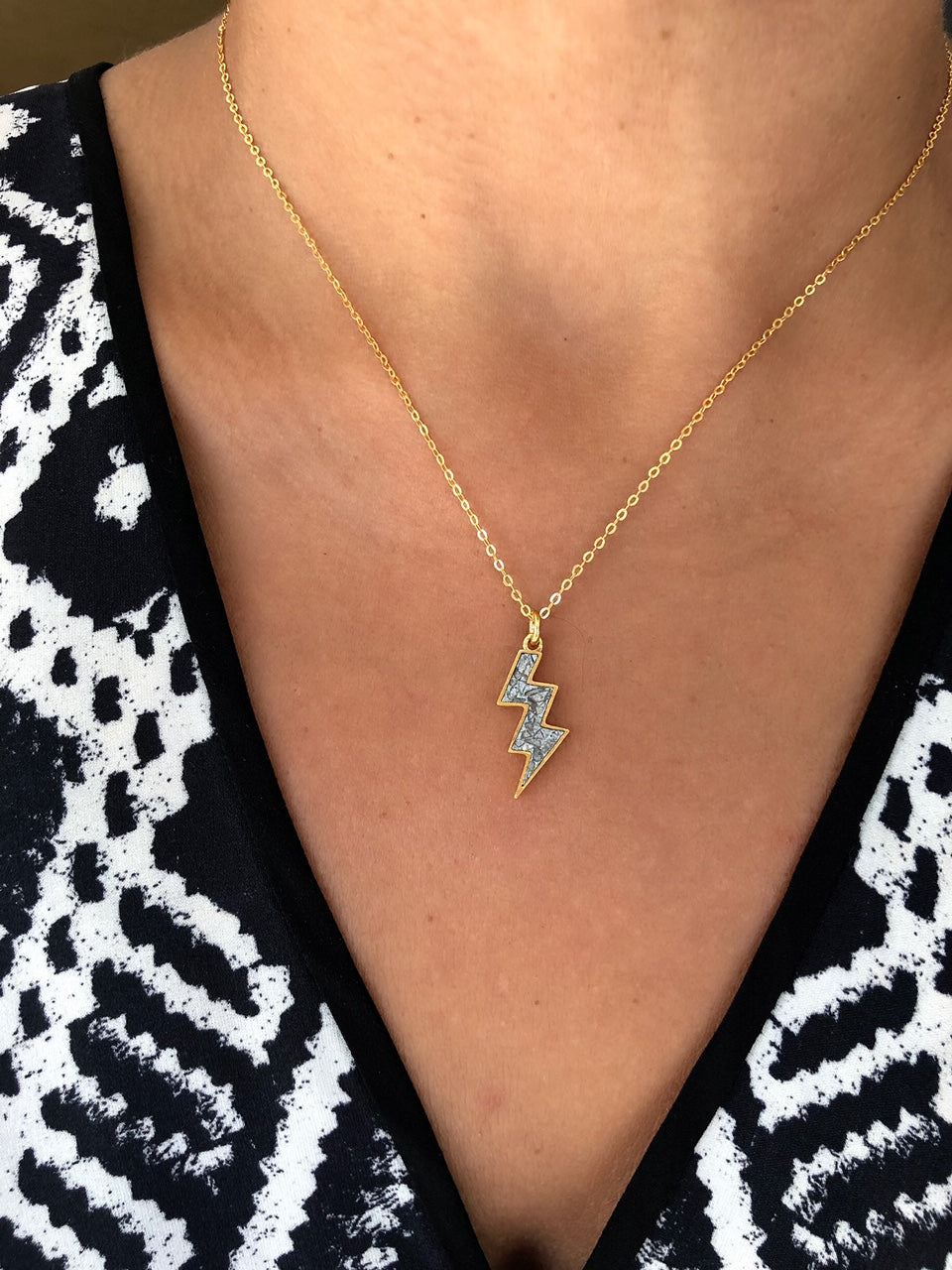 gold diamond lightning bolt pendant necklace